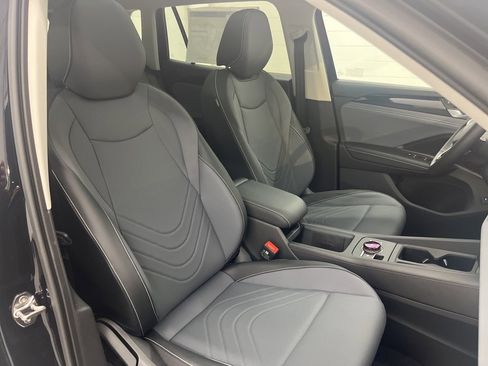 New 2026 Volkswagen Tiguan SE image 39