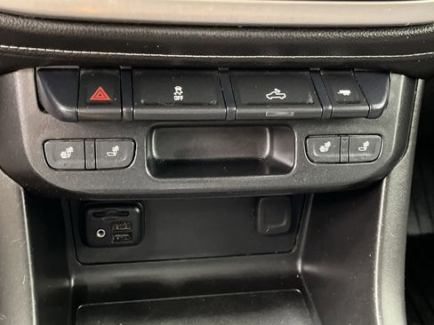 Certified 2020 GMC Canyon SLE w/ SLE Convenience Package AWD/4WD image 24