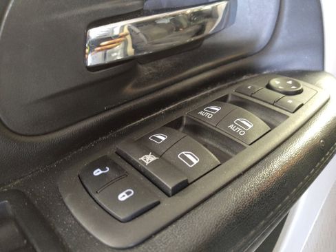 Used 2018 Dodge Grand Caravan SE w/ UConnect Hands-Free Group FWD image 27