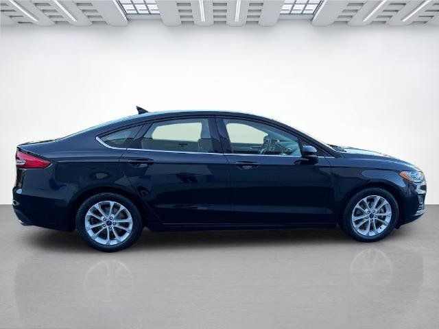 Certified 2020 Ford Fusion SE FWD image 2