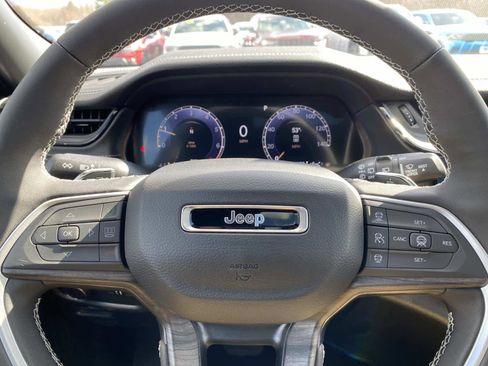 New 2026 Jeep Grand Cherokee Altitude image 14