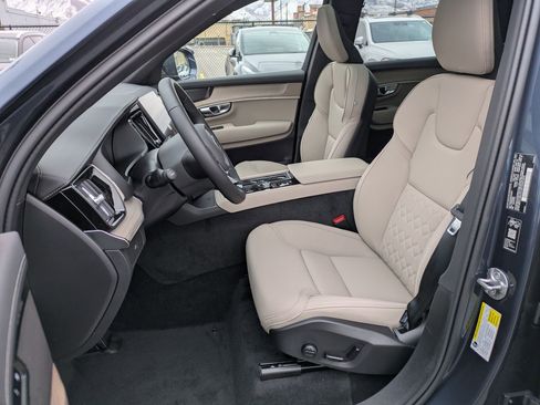 New 2026 Volvo XC90 B6 Plus w/ Protection Package Premier image 15