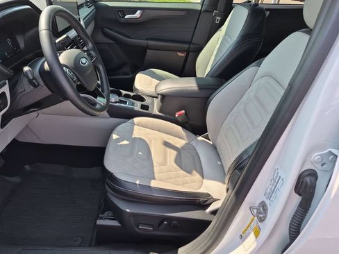 Used 2024 Ford Escape Platinum w/ Premium Technology Package AWD/4WD image 14