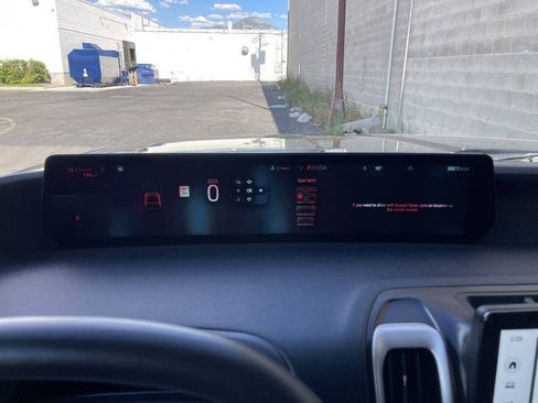 Used 2025 Ford Expedition Active AWD/4WD image 19