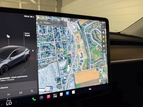 Used 2023 Tesla Model Y Performance AWD/4WD image 24