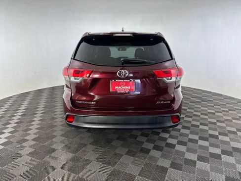 Used 2018 Toyota Highlander XLE AWD/4WD image 6