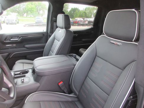 New 2026 GMC Sierra 1500 AT4X w/ LPO, Black Badging Package AWD/4WD image 12