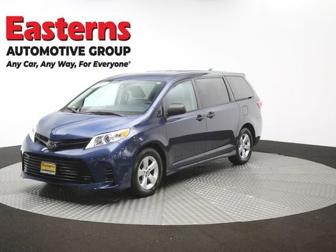 Used 2019 Toyota Sienna L FWD image 54