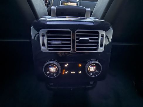 Used 2019 Land Rover Range Rover Long Wheelbase Supercharged image 17