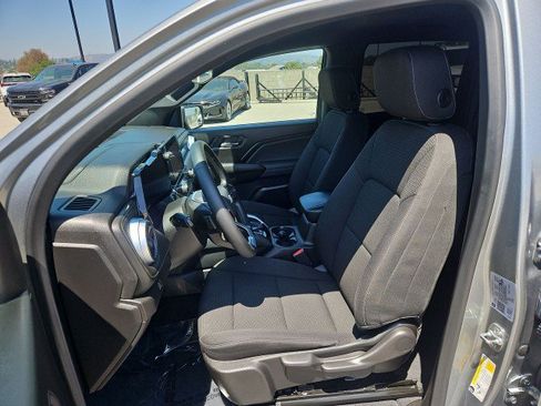 Used 2024 Chevrolet Colorado LT RWD image 18