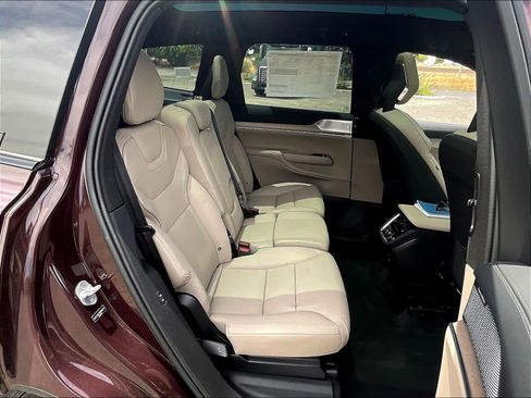 New 2025 Volvo EX90 Ultra image 27