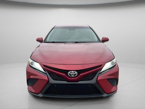 Used 2018 Toyota Camry XSE image 17