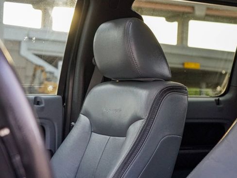 Used 2011 Ford F150 Platinum AWD/4WD image 16