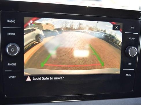 Certified 2025 Volkswagen Jetta SE image 13