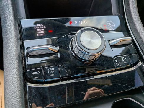 Used 2024 Jeep Grand Cherokee L Summit w/ High Altitude Package image 28