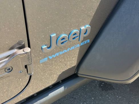 Used 2024 Jeep Wrangler Unlimited Rubicon 4xe AWD/4WD image 7