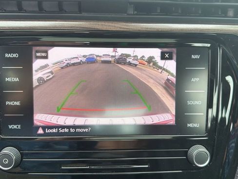 Used 2022 Volkswagen Passat 2.0T FWD image 20