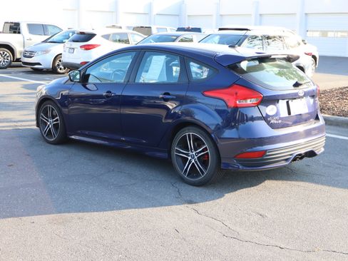 Used 2017 Ford Focus ST FWD image 8