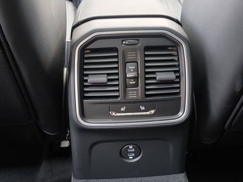 New 2025 Porsche Macan image 28