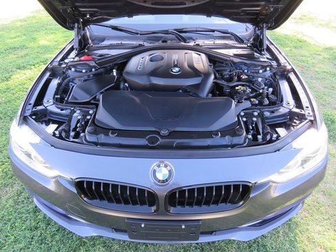 Used 2017 BMW 330i xDrive Sedan AWD/4WD image 13