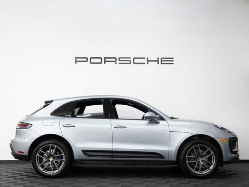 Certified 2025 Porsche Macan AWD/4WD image 7
