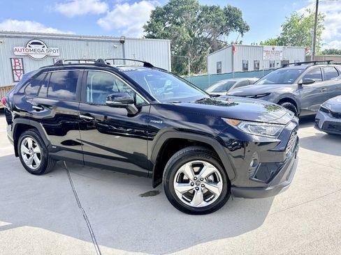 Used 2021 Toyota RAV4 Limited AWD/4WD image 4