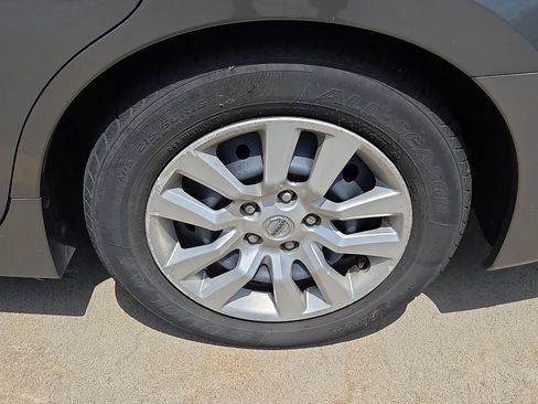 Used 2016 Nissan Altima 2.5 S w/ Power Driver Seat Package FWD image 3