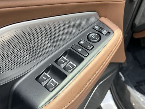 Used 2025 Acura MDX SH-AWD w/ Technology Package image 12