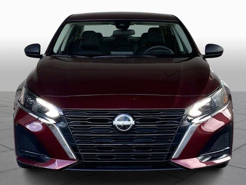 Used 2024 Nissan Altima 2.5 SV image 4