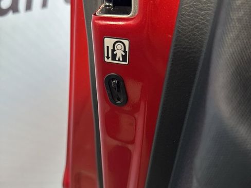 Used 2016 Toyota Tacoma SR image 29