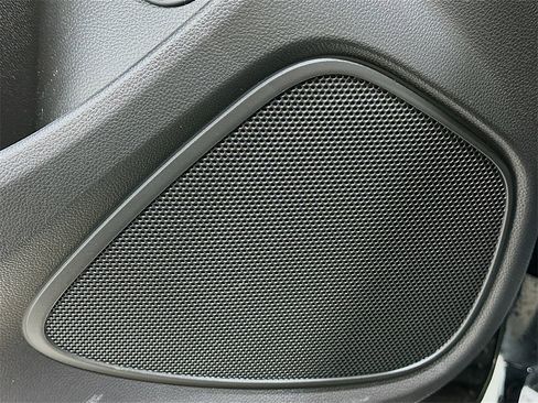 Used 2025 Buick Encore GX Sport Touring image 18