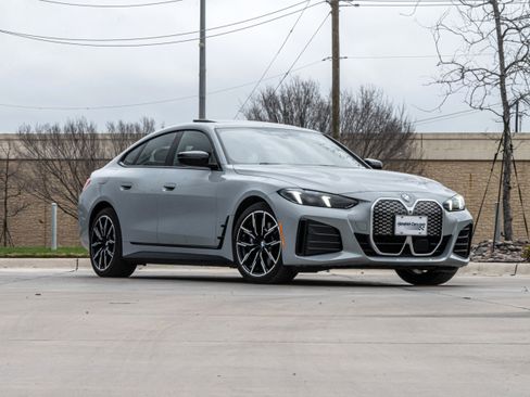 Certified 2025 BMW i4 eDrive40 image 2