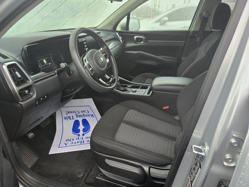 Used 2021 Kia Sorento LX image 7