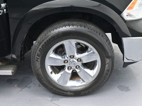 Used 2016 RAM 1500 SLT AWD/4WD image 29
