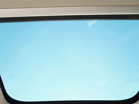 Used 2021 Volvo XC60 T5 Momentum w/ Protection Package Premier image 17