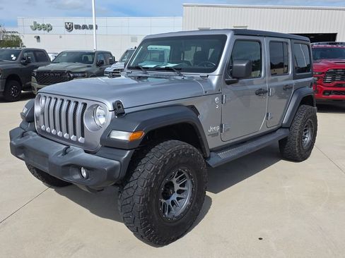 Used 2018 Jeep Wrangler Unlimited Sport S AWD/4WD image 1