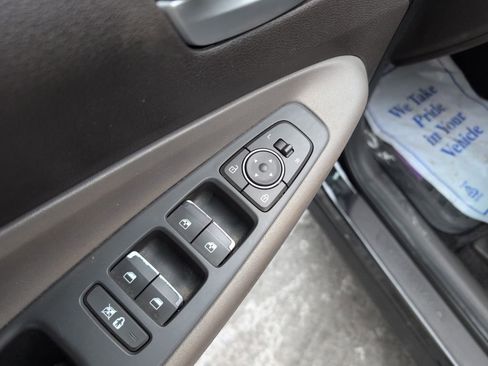 Used 2019 Hyundai Santa Fe SEL image 12