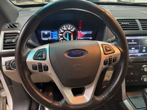 Used 2014 Ford Explorer XLT w/ Equipment Group 202A image 18