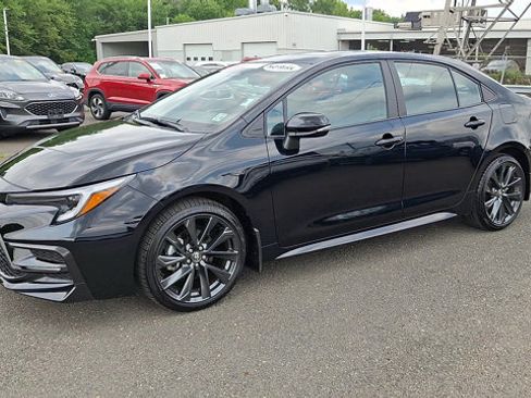 Used 2026 Toyota Corolla XSE FWD image 5