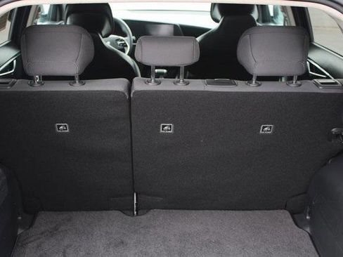 Used 2024 Kia Niro LX image 7