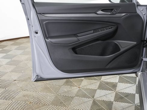 New 2026 Volkswagen GTI SE FWD image 32