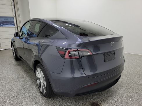 Used 2023 Tesla Model Y Long Range AWD/4WD image 4