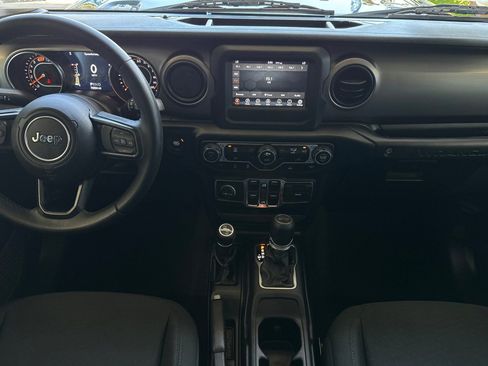 Used 2021 Jeep Wrangler Unlimited Sport AWD/4WD image 13