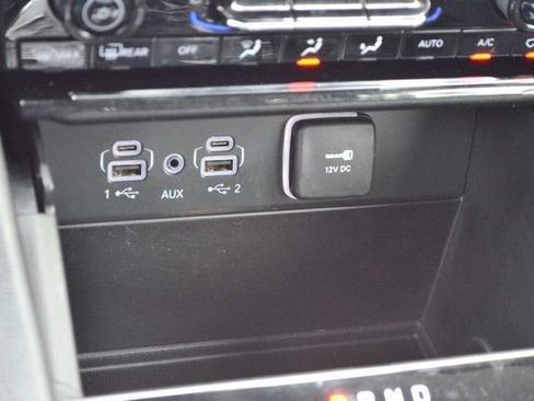 Used 2023 Jeep Grand Cherokee L Limited w/ Black Appearance Package AWD/4WD image 28