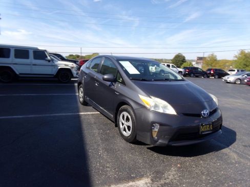 Used 2012 Toyota Prius Three image 4