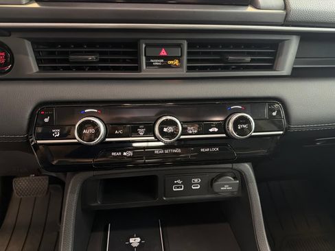 Used 2025 Honda Pilot Touring image 30