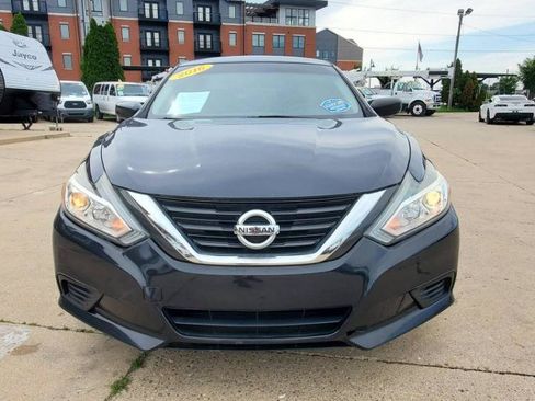 Used 2016 Nissan Altima 2.5 S w/ Power Driver Seat Package FWD image 2