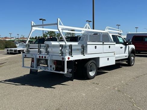 New 2025 Ford F550 4x4 SuperCab Super Duty image 5