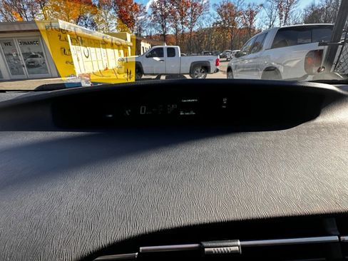 Used 2012 Toyota Prius Four image 12