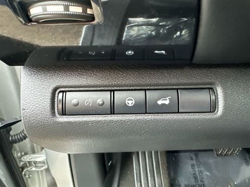 Used 2024 Nissan Pathfinder SV w/ SV Premium Package image 28